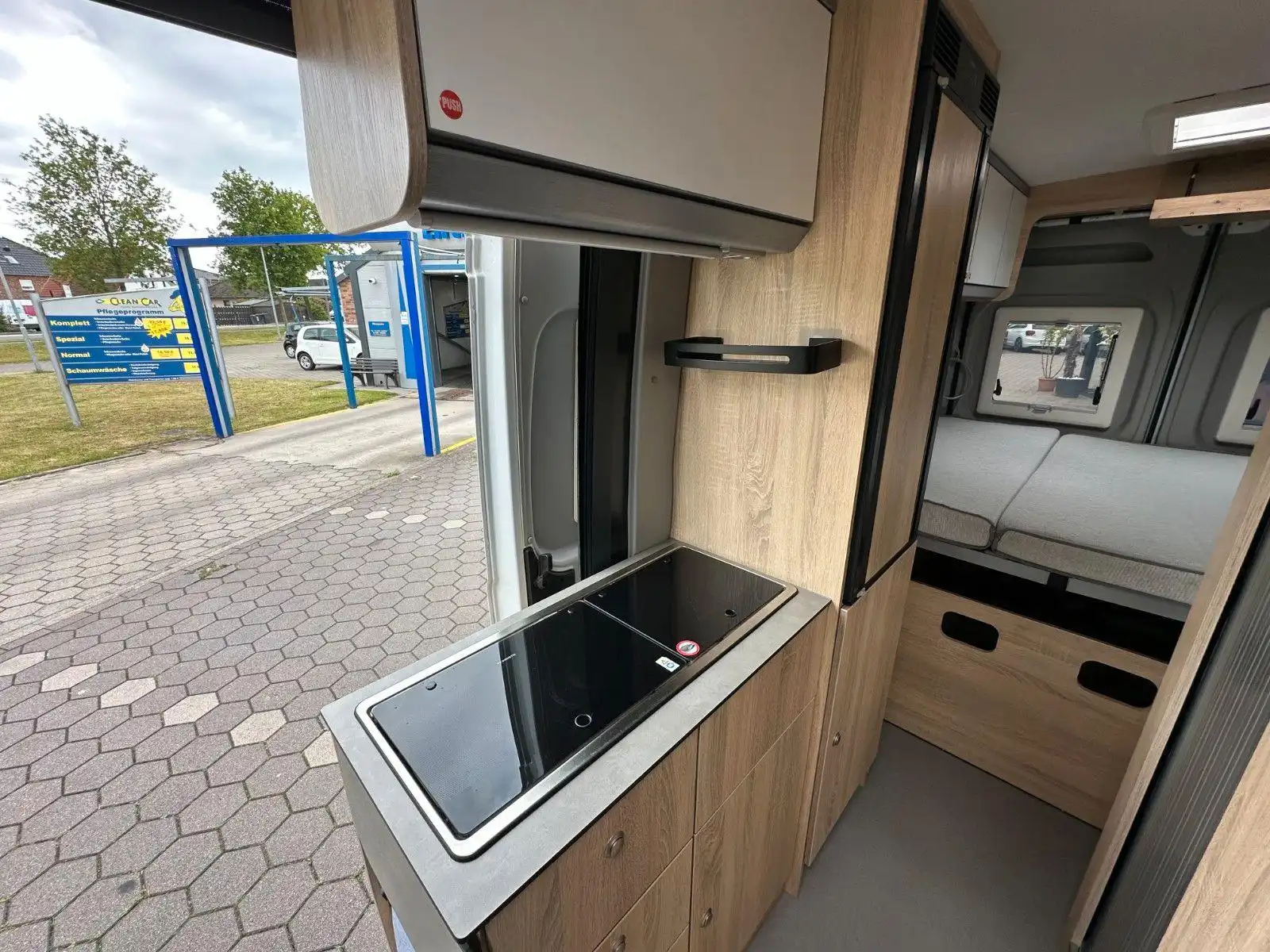 CLEVER Van 600 Celebration